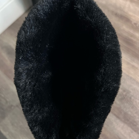 GUESS Women's Quilted Nylon Rainboots - Picture 6 of 8